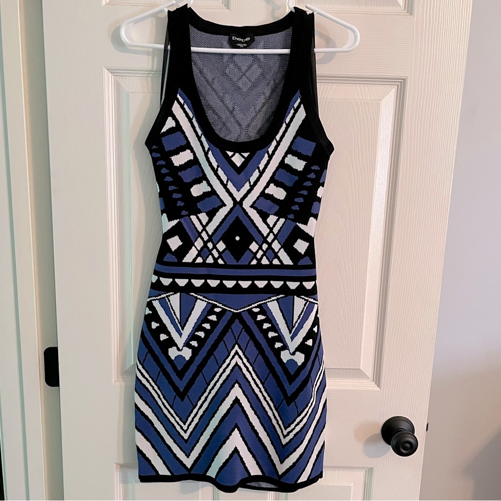Bebe | Knit Dress with Cutout in the back | Size Medium